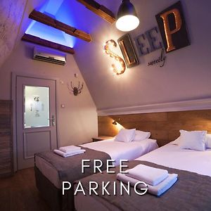 Patio Apartments - Old Town
